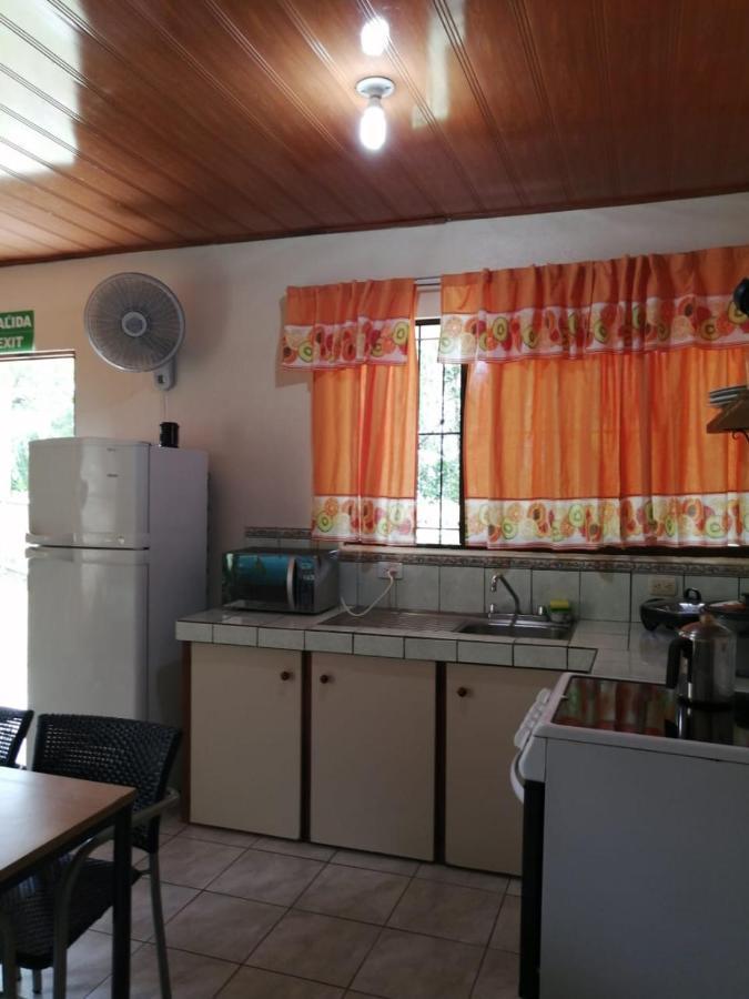 Cahuita Lodge Bagian luar foto